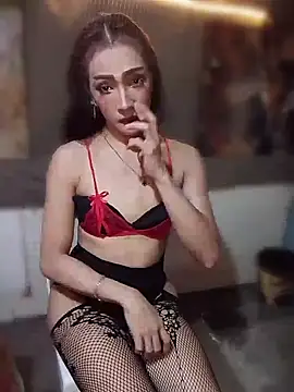 Snapshot of GeorginaLove09 chatting on 05-19-26, 04:46 GeorginaLove09 online show from 05-19-26, 04:46