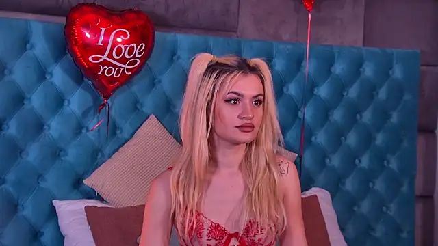 Snapshot of NayaBliss chatting on 02-13-26, 03:08 NayaBliss online show from 02-13-26, 03:08