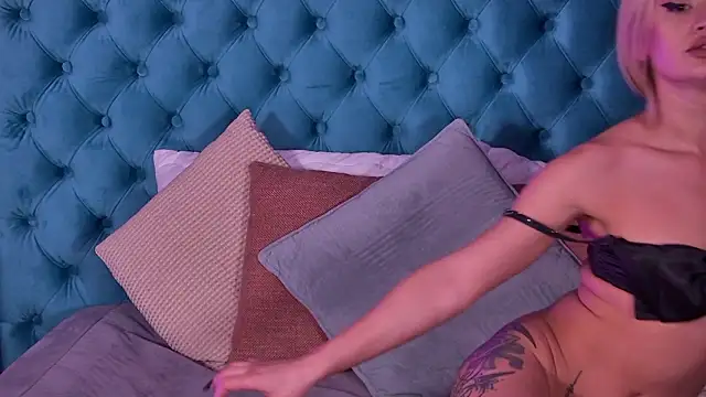 Snapshot of NayaBliss chatting on 03-08-26, 04:49 NayaBliss online show from 03-08-26, 04:49