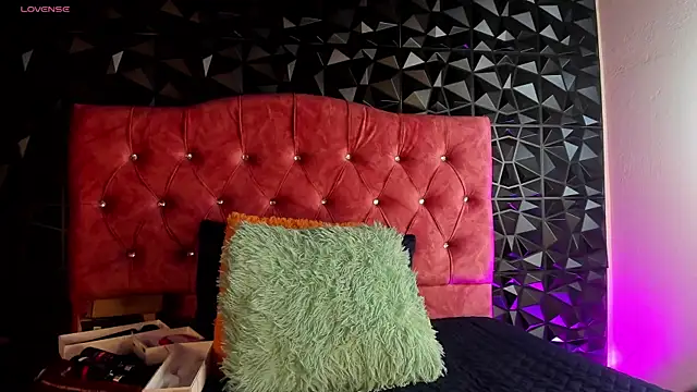 karenwild 1 online show from 04-25-26, 01:08