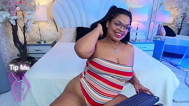 YazminJenner online show from 04-28-26, 04:50