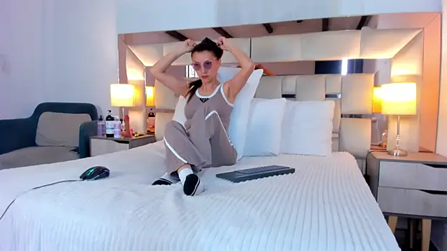 EloiseClairmont online show from 04-08-26, 07:36