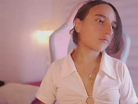  emily jonexs online show from 02-09-26, 08:35