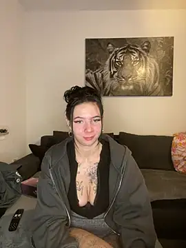 zoeelovee online show from 02-09-26, 06:34