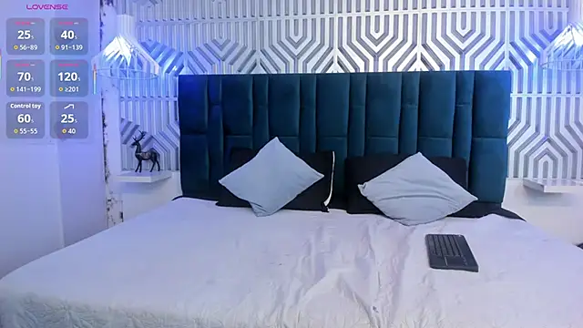 Naomi-Thompson online show from 02-05-26, 06:34