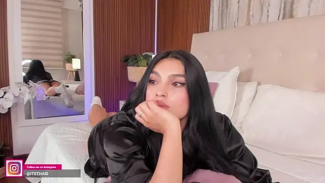 missthailand  online show from 04-22-26, 11:50