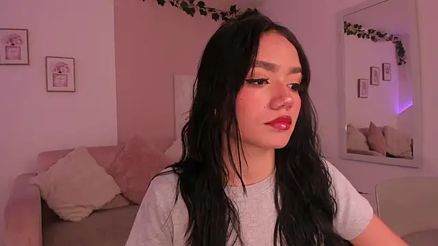 Mila jenner online show from 03-13-26, 12:34