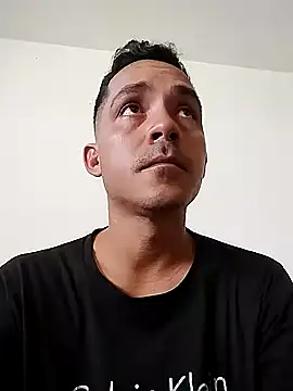 Snapshot of Santiago_vnz chatting on 03-12-26, 06:58 Santiago vnz online show from 03-12-26, 06:58