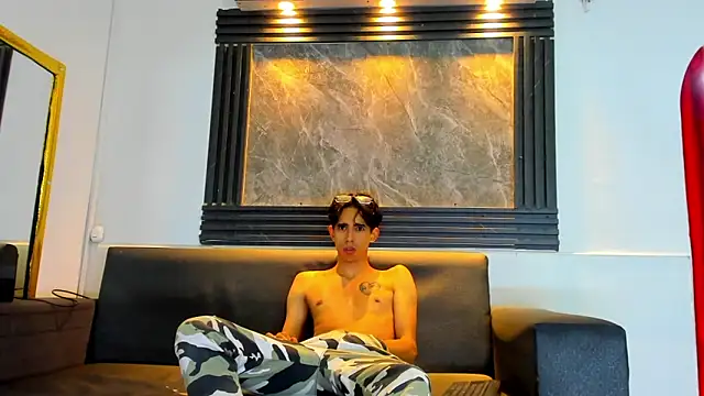 Snapshot of Wonka_1 chatting on 02-06-26, 04:17 Wonka 1 online show from 02-06-26, 04:17