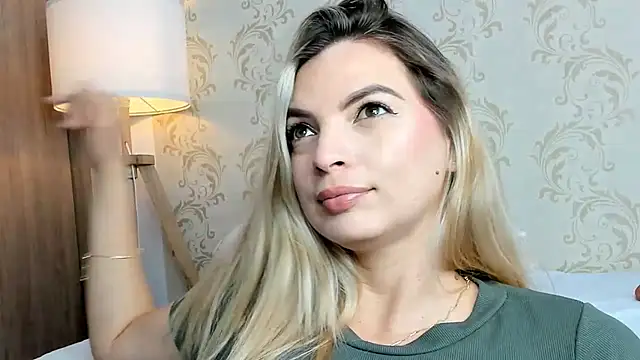 Snapshot of mahia_montenegro chatting on 05-22-26, 08:03 mahia montenegro online show from 05-22-26, 08:03