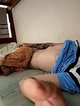 Snapshot of Branquinho-k chatting on 03-08-26, 11:58 Branquinho-k online show from 03-08-26, 11:58