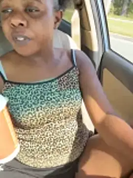 Snapshot of Ebony_Queeen chatting on 05-06-26, 02:33 Ebony Queeen online show from 05-06-26, 02:33