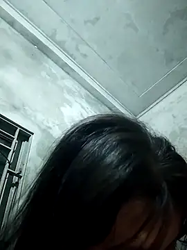 Snapshot of camtu00 chatting on 02-12-26, 02:45 camtu00 online show from 02-12-26, 02:45