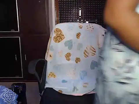 VixenNandhu online show from 04-18-26, 07:07