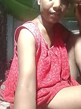 Snapshot of Sweet-runi chatting on 05-26-26, 12:39 Sweet-runi online show from 05-26-26, 12:39