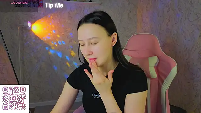  Kiki angel  online show from 06-12-26, 01:15