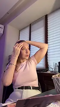 Snapshot of LovelyMiley chatting on 02-27-26, 01:44 LovelyMiley online show from 02-27-26, 01:44