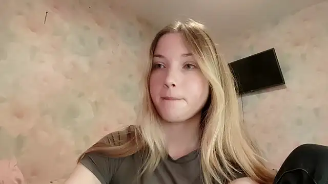 TiaBIanks online show from 03-25-26, 06:19