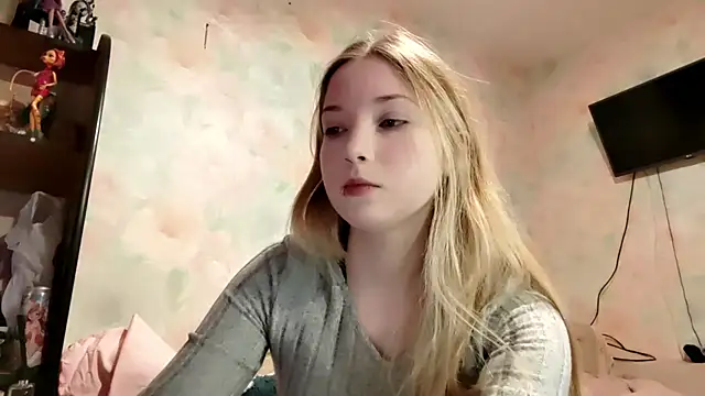 TiaBIanks online show from 04-11-26, 01:32