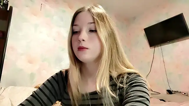 TiaBIanks online show from 04-16-26, 06:58