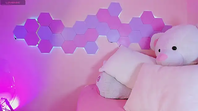 Snapshot of Nicole_Whittee chatting on 03-04-26, 08:37 Nicole Whittee online show from 03-04-26, 08:37