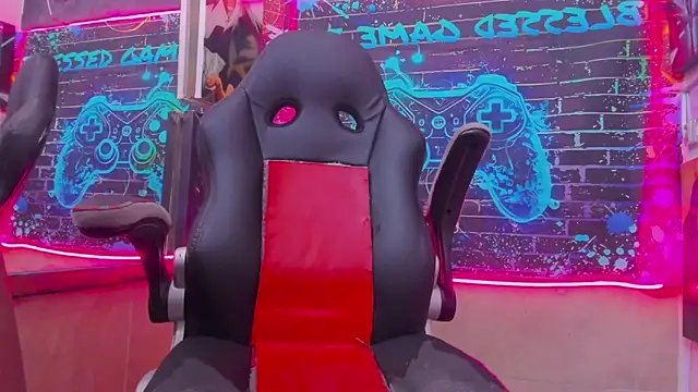 Snapshot of Jeanpieroo26 chatting on 02-23-26, 08:39 Jeanpieroo26 online show from 02-23-26, 08:39