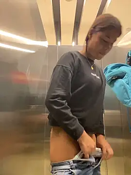 Snapshot of Romie_rous chatting on 03-14-26, 07:52 Romie rous online show from 03-14-26, 07:52