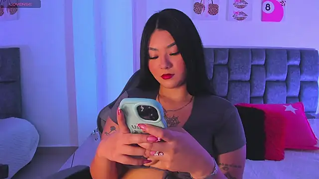 Madison Rosee online show from 04-28-26, 02:27