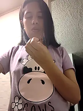 kittyluna  online show from 04-29-26, 12:59