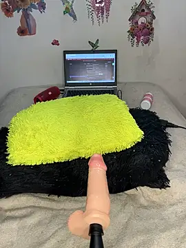 Sara      online show from 03-08-26, 02:04