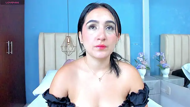 Hilary dolce online show from 03-21-26, 04:06