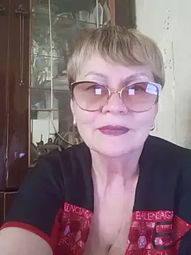 SophieBurns online show from 06-12-26, 10:47