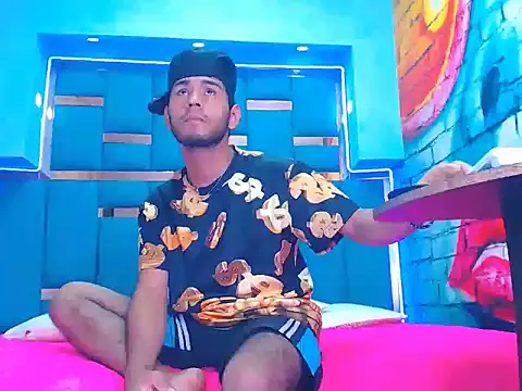 Snapshot of warmNoah chatting on 03-10-26, 07:19 warmNoah online show from 03-10-26, 07:19