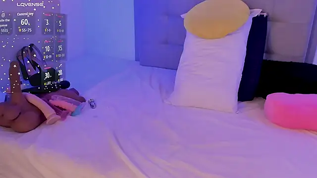 Snapshot of Ally_muun chatting on 02-19-26, 04:58 Ally muun online show from 02-19-26, 04:58