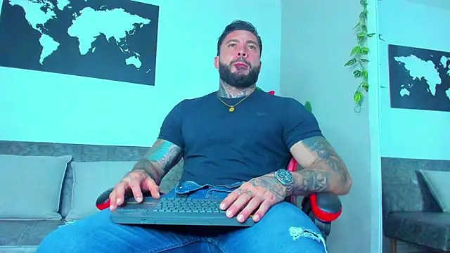 Alessrose online show from 04-28-26, 08:36