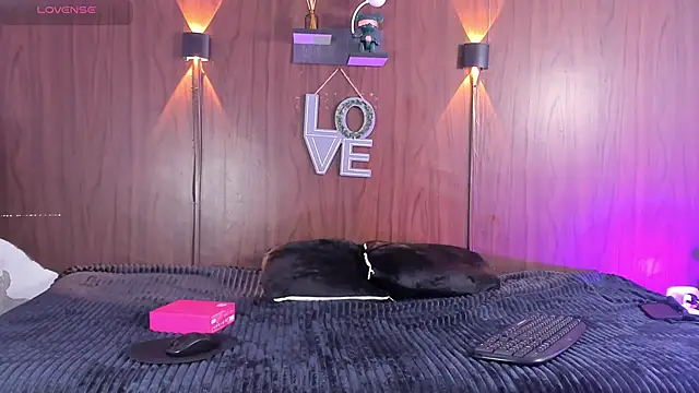 isabella  09 online show from 04-23-26, 07:05