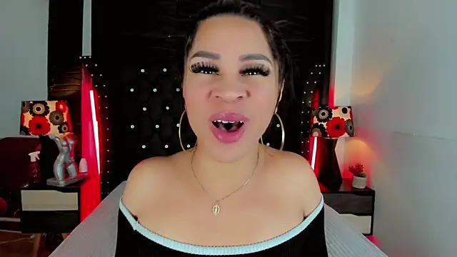 Snapshot of Makeyla_Fox_ chatting on 03-04-26, 12:00 Makeyla Fox online show from 03-04-26, 12:00