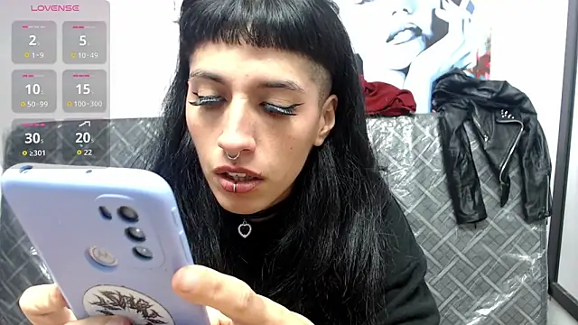 FRANCESCA LOVE  online show from 04-18-26, 09:26