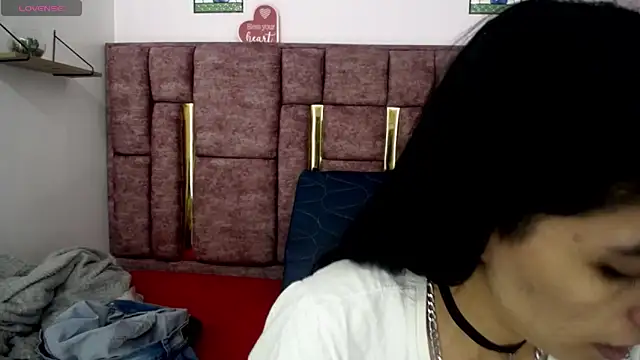 FRANCESCA LOVE  online show from 06-09-26, 05:35