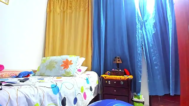 Snapshot of Dulce_Athenea chatting on 03-02-26, 06:15 Dulce Athenea online show from 03-02-26, 06:15