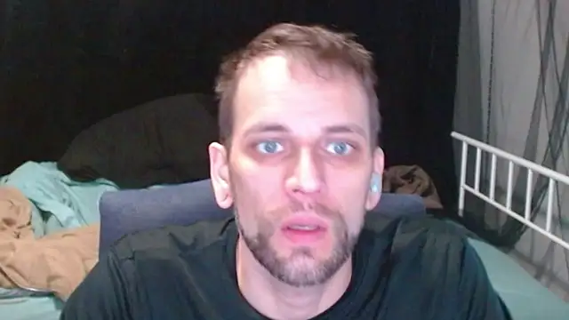 Snapshot of cguffey2284 chatting on 03-03-26, 03:40 cguffey2284 online show from 03-03-26, 03:40