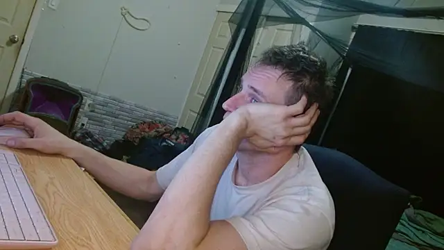 Snapshot of cguffey2284 chatting on 03-06-26, 03:36 cguffey2284 online show from 03-06-26, 03:36