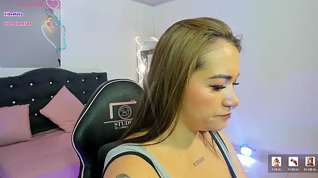 LUNAKITTY TAY online show from 04-25-26, 11:35