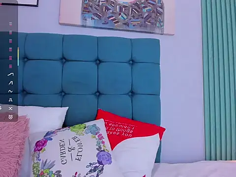 Snapshot of Venuz_01 chatting on 02-11-26, 09:09 Venuz 01 online show from 02-11-26, 09:09