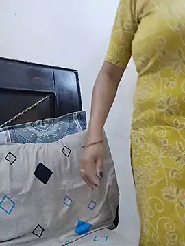 Snapshot of SexybeboX chatting on 06-11-26, 05:38 SexybeboX online show from 06-11-26, 05:38