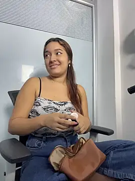 Emily Harpeer online show from 04-18-26, 11:36