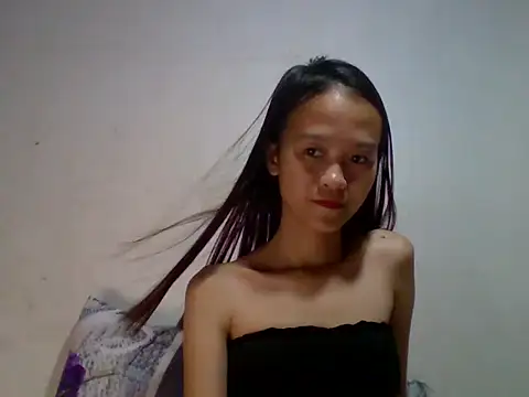 Yourlilpinayy online show from 03-26-26, 01:22