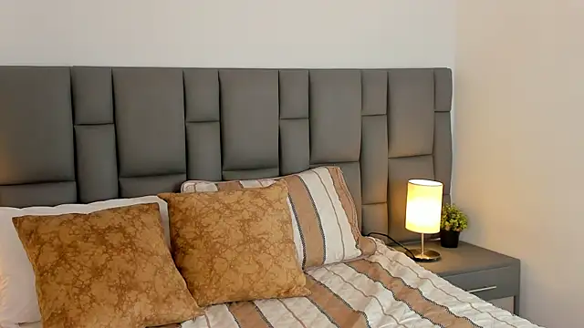 Amelie Belle  online show from 04-16-26, 11:55