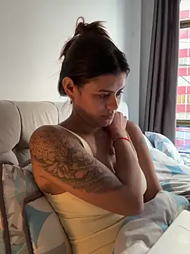 RachelWeisz  online show from 04-23-26, 12:29