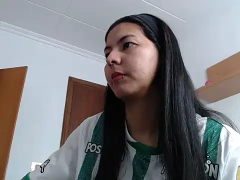 Snapshot of ZeforAitanna chatting on 03-04-26, 10:21 ZeforAitanna online show from 03-04-26, 10:21